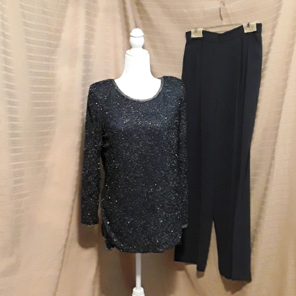 Adriana Appel evening set